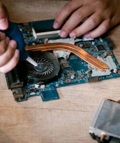Vệ sinh bo mạch chủ laptop