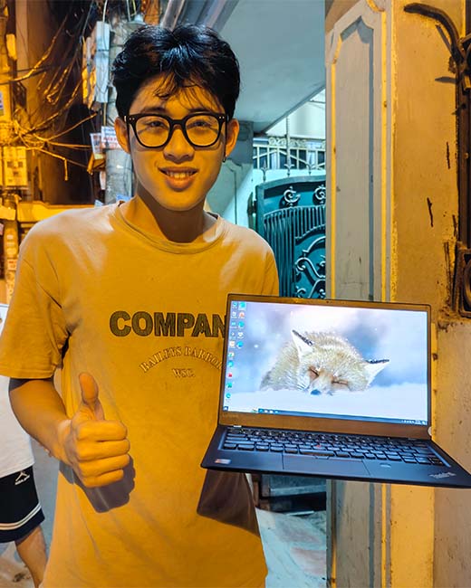 Ảnh khách hàng tại ZenIT Store