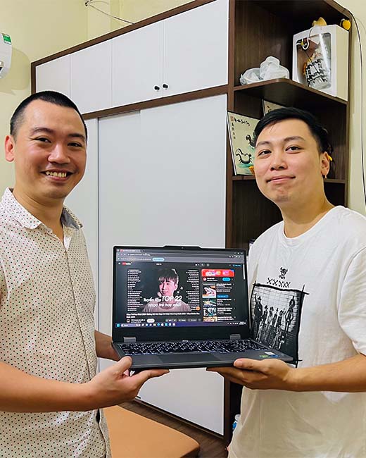 Ảnh khách hàng tại ZenIT Store