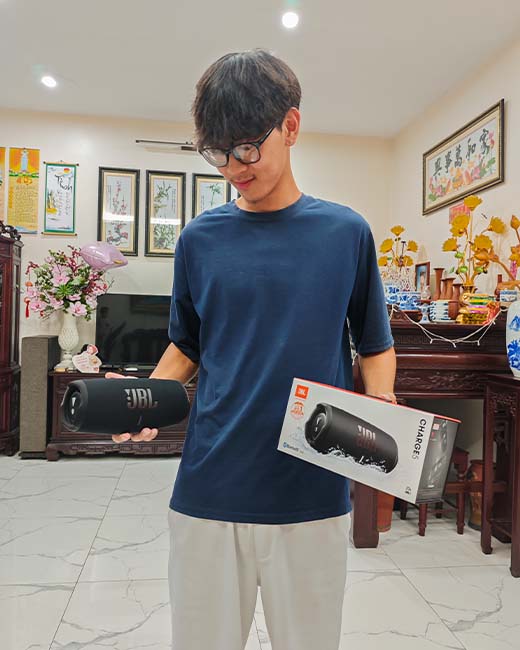 Ảnh khách hàng tại ZenIT Store