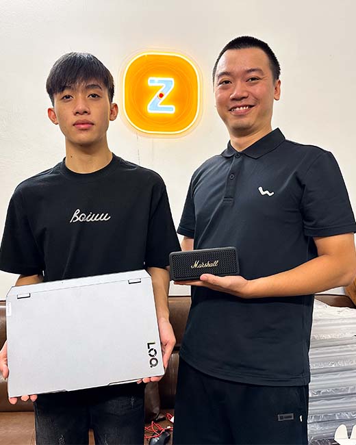Ảnh khách hàng tại ZenIT Store