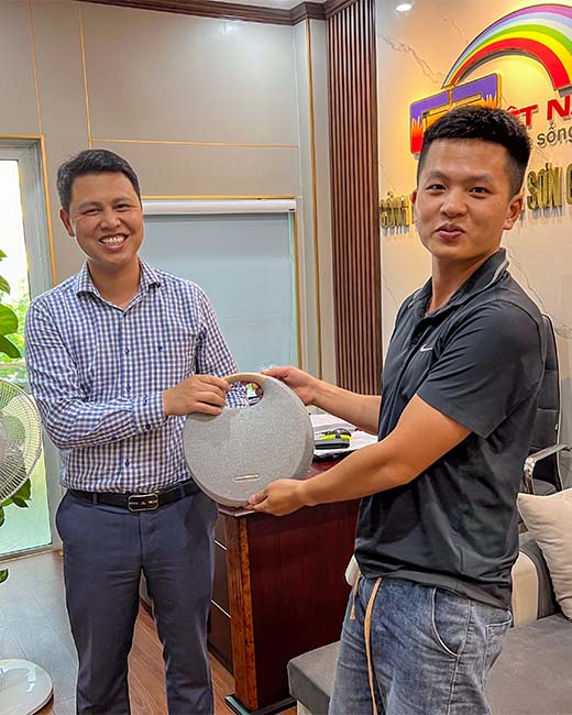 Ảnh khách hàng tại ZenIT Store