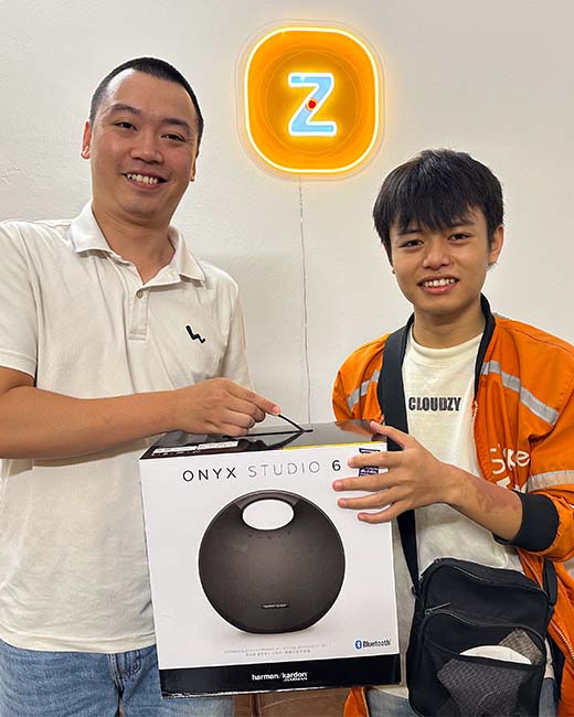Ảnh khách hàng tại ZenIT Store