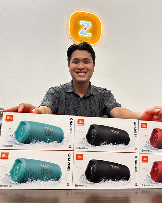 Ảnh khách hàng tại ZenIT Store