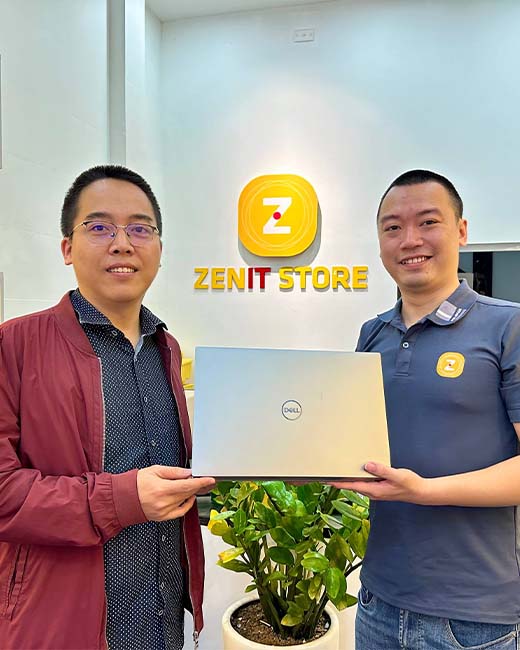 Khách hàng vui vẻ tại ZenIT Store 46 Lương Thế Vinh